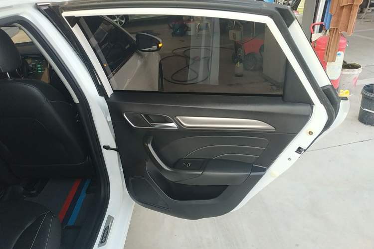 Used Roewe i6 2020 PLUS 1.6L CVT 4G Connected Glory Flagship Edition