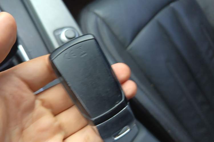 Used Audi A4L 2019 40 TFSI Ambition China VI Vehicle Key