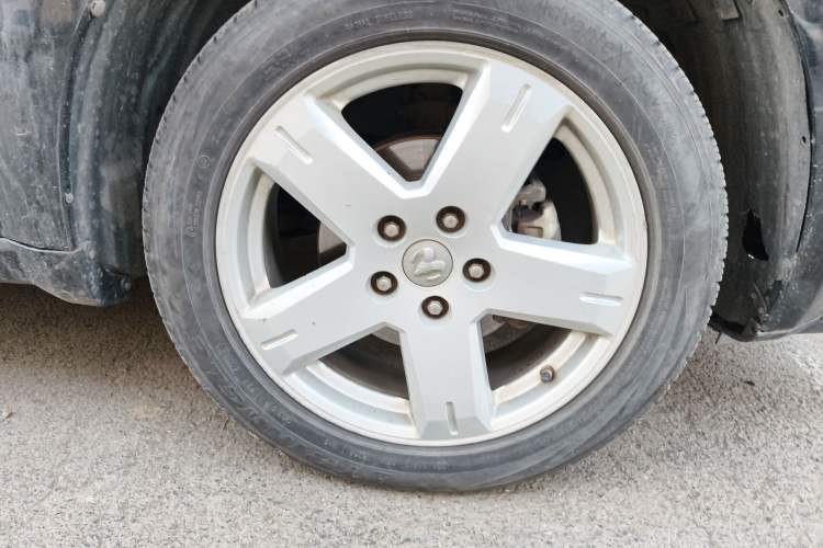 Used Dodge Journey 2010 2.7 Right Front Wheel Hub