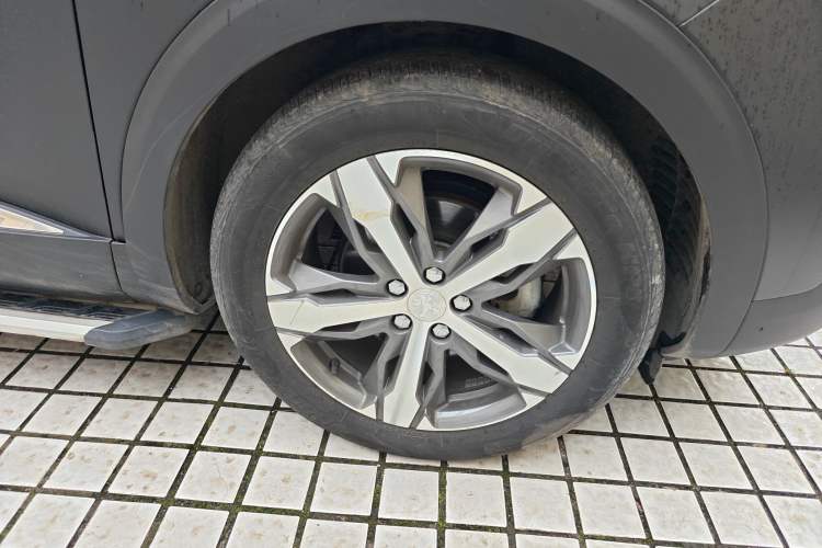 Used Peugeot 4008 2017 350THP Elite Edition Right Front Wheel Hub