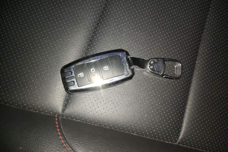 Used CHANGAN CS75 2016 1.8T Automatic Elite Model China V Standard
