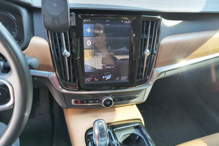 Used Volvo S90 New Energy 2019 T8 e-Drive Hybrid Intelligent Luxury Version China VI Standard
