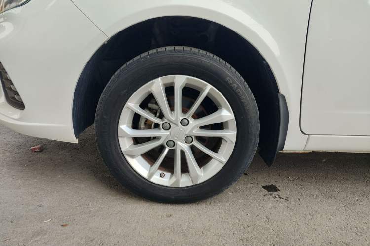 Used Geely Auto Vision 2019 Upgraded Model 1.5L Manual Luxury Version China VI Standard