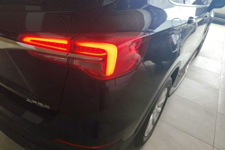 Used Buick Envision 2020 20T Two-Wheel Drive Luxury Model
