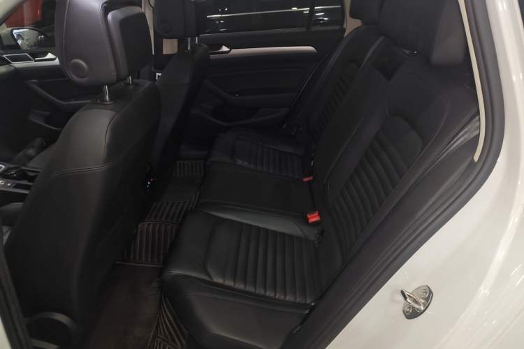 Used Volkswagen Variant 2018 380TSI Two-Wheel Drive Comfort Edition