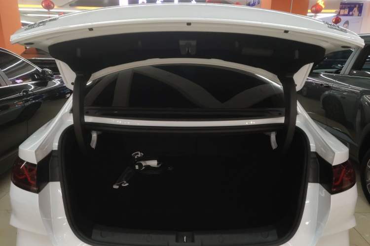 Used BYD Qin L 2025 DM-i Smart Drive 120KM Leading Model Trunk