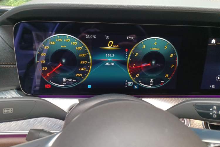 Used Mercedes-Benz E-Class 2022 Revised Version E 300 L Luxury Edition Odometer Close Up