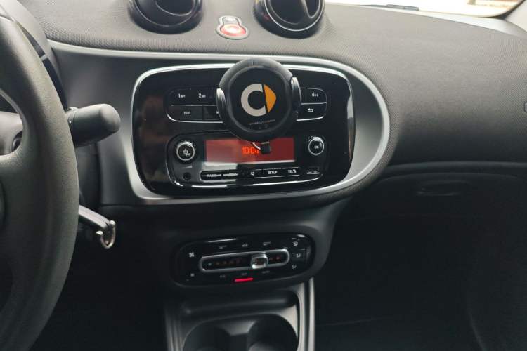 Used smart fortwo 2018 1.0L 52kW Convertible Passion Edition China V Standard
