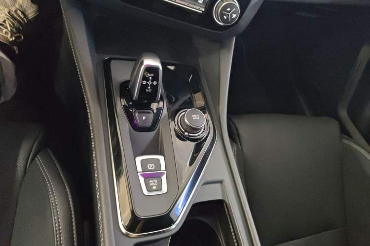 Used Lynk & Co 03 2021 2.0TD Automatic Trendy Champion Edition Gear Lever