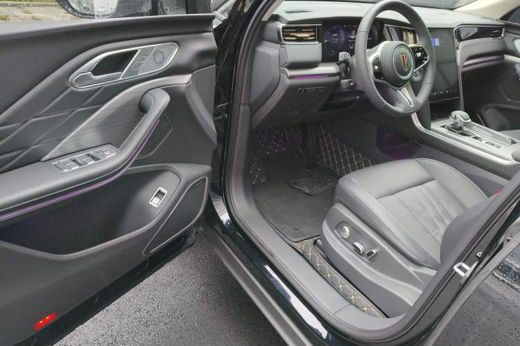 Used Hongqi HS7 PHEV 2024 2.0T PHEV Four-Wheel Drive Flagship Edition 6 Seats Driver Seat