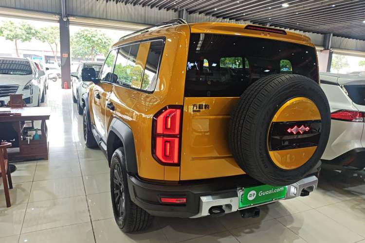 Used Formula Leopard 5 2023 Navigator Edition
