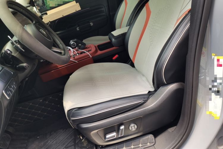 Used Tank 300 2023 City Edition 2.0T—Stylish as Ever Left Front Seat