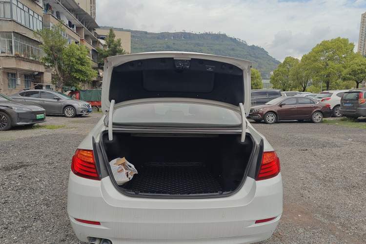 Used BMW 5 Series 2017 525Li Leading Model
