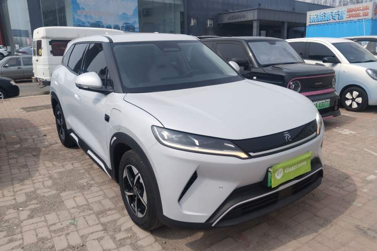 Used BYD Yuan UP 2025 Intelligent Driving Version 401 km Leading Edition Front Right 45 Deg