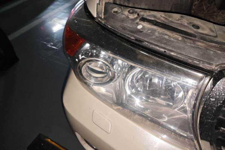 Used Toyota Land Cruiser  Right Front Headlight