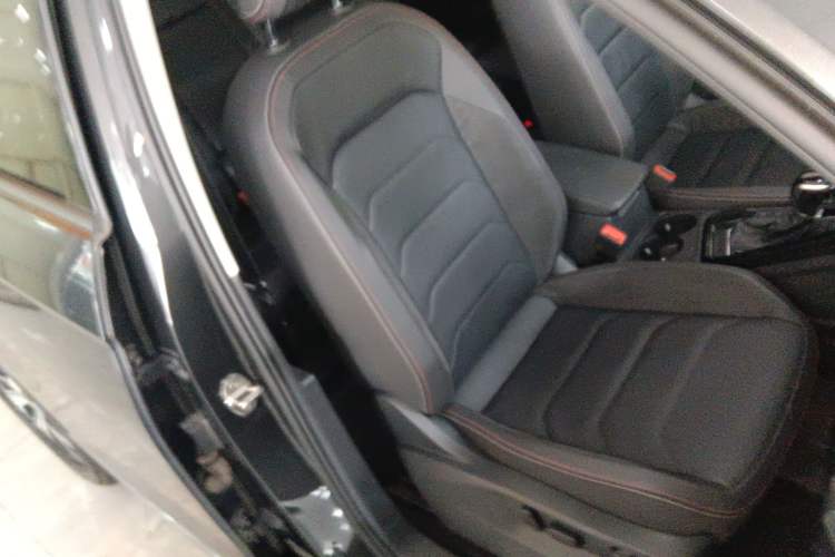 Used Volkswagen Tayron 2020 330TSI Two-Wheel Drive Luxury Smart Connectivity Version
