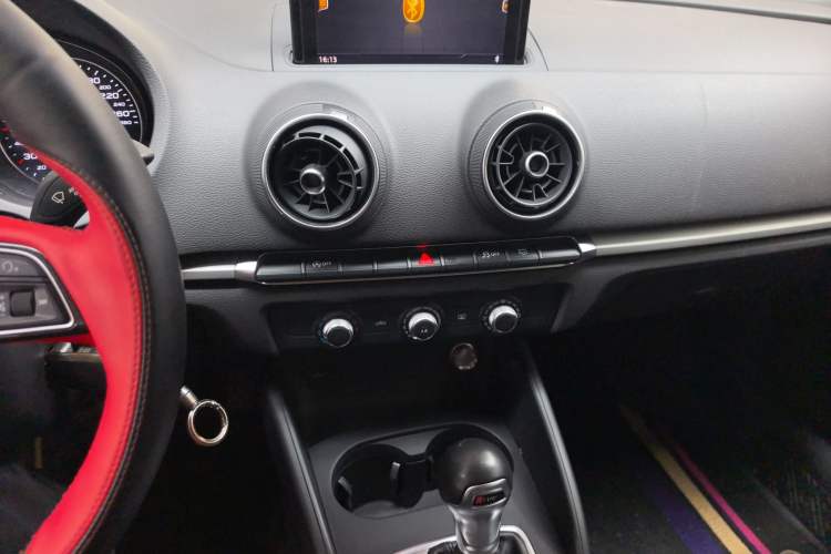 Used Audi A3 2018 30th Anniversary Edition Sportback 35 TFSI Ambition Model
