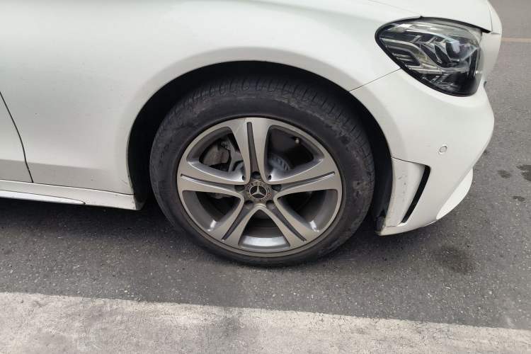 Used Mercedes-Benz C-Class 2019 Restyled C 260 L Sport Edition Right Front Wheel Hub