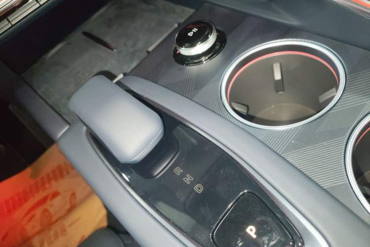 Used Zeekr 001 2026 Model 103° Rear-Drive Max Version Gear Lever