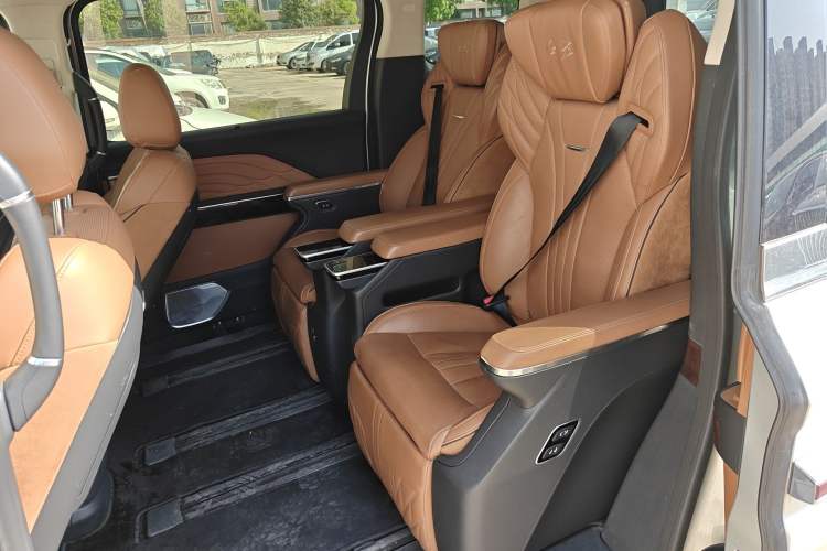 Used Hongqi HQ9 2023 2.0T Smart Connect Flagship Edition Left Rear Seat