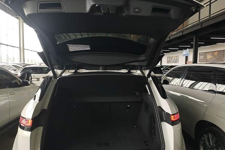 Used Land Rover Range Evoque 2023 Aurora L 249 PS Luxury Edition
