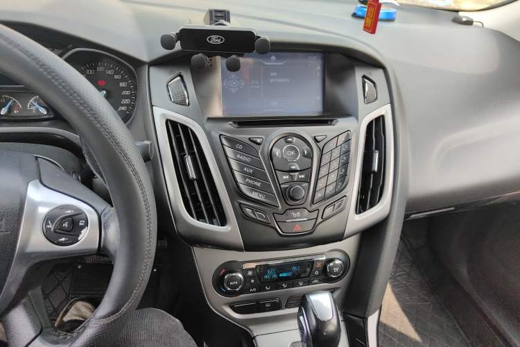 Used Ford Focus 2012 Sedan 1.6L Automatic Fashion Edition