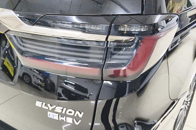 Used Honda Elysion 2022 2.0L eHEV Luxury Edition