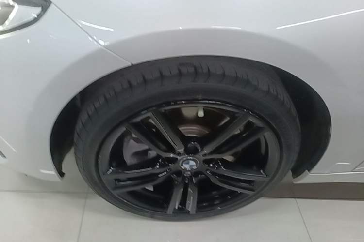 Used BMW 1 Series 2023 125i M Sport Night Edition Left Front Wheel Hub