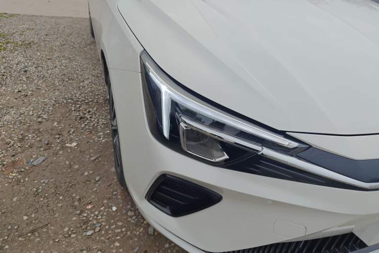 Used Rising ER6 2020 620 km Smart Edition Right Front Headlight