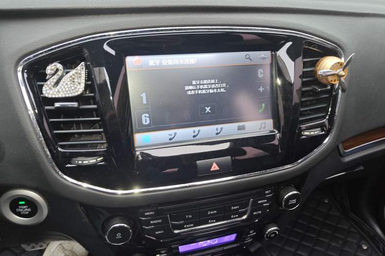 Used Geely Auto GX7 2015 Sport Edition 2.0L Automatic Luxury Model Audio And AC Panel