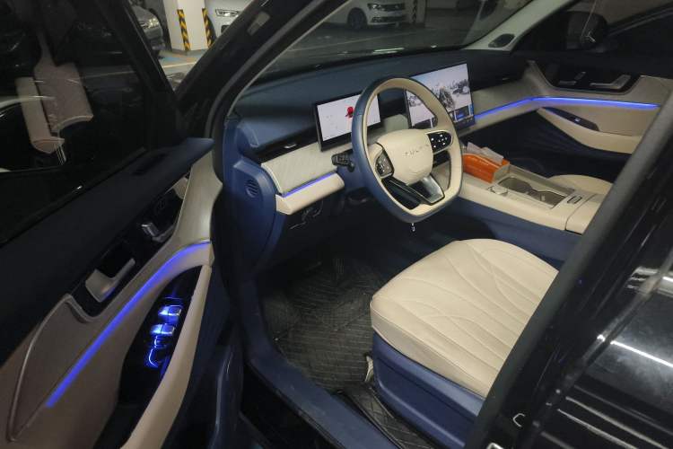 Used Chery Fengyun T9 2024 120 Long-Range Comfort Version 7 Seats Lithium Iron Phosphate Driver Seat