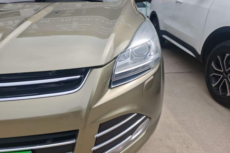 Used Ford Kuga 2015 2.0L GTDi Four-Wheel-Drive Sport Model Left Front Headlight