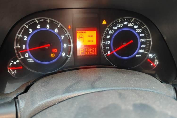Used Infiniti FX 2011 FX35 Supreme Edition Odometer Close Up