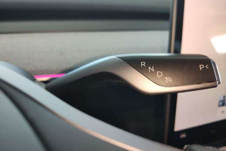 Used Tesla Model Y 2023 Long-Range All-Wheel-Drive Version