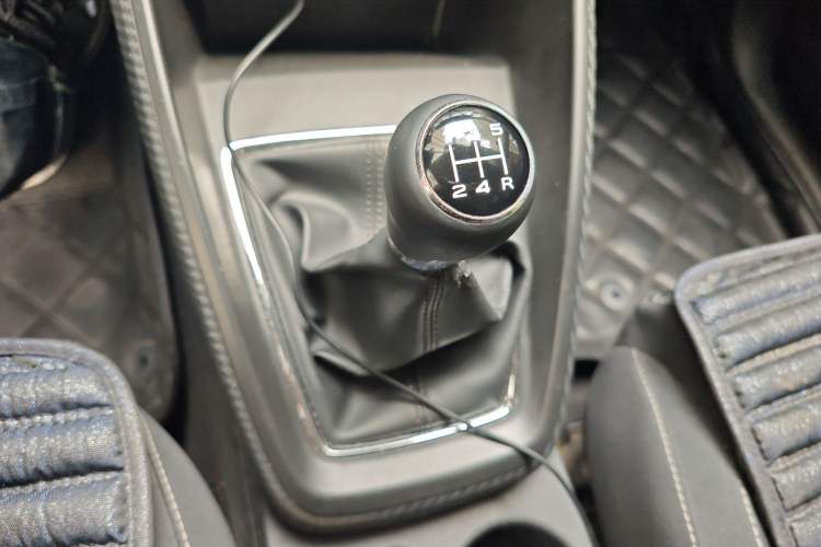 Used MG ZS 2018 1.5L Manual Comfort Edition China V Standard Gear Lever