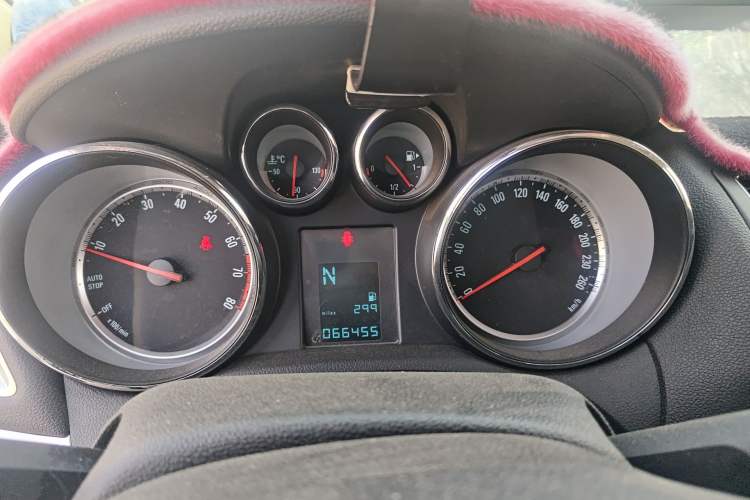 Used Buick Encore 2015 1.4T Automatic Two-Wheel Drive Urban Elite Version