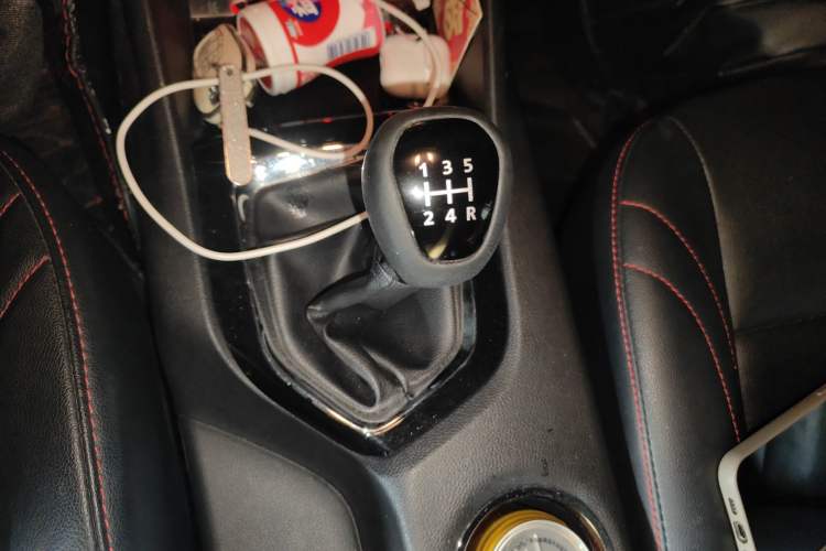 Used Soueast DX3 2018 1.5L Manual Flagship Edition Gear Lever