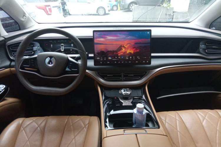 Used Denza D9 2022 DM-i 970 Four-Wheel Drive Flagship Model
