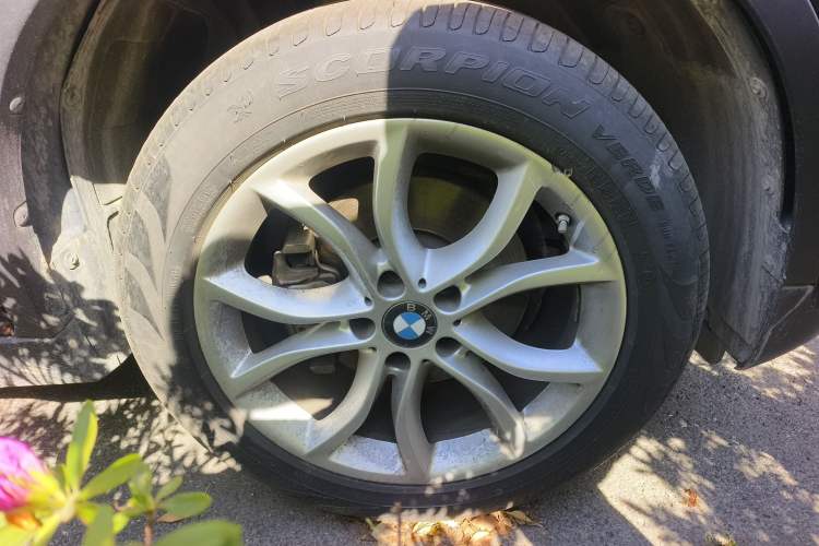 Used BMW X6 2016 xDrive35i Base Model Middle East Right Front Wheel Hub