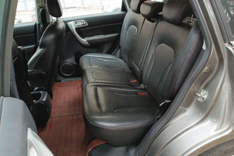 Used Haval H6 2013 Upgraded Model 1.5T Manual Two-Wheel Drive Urban Version