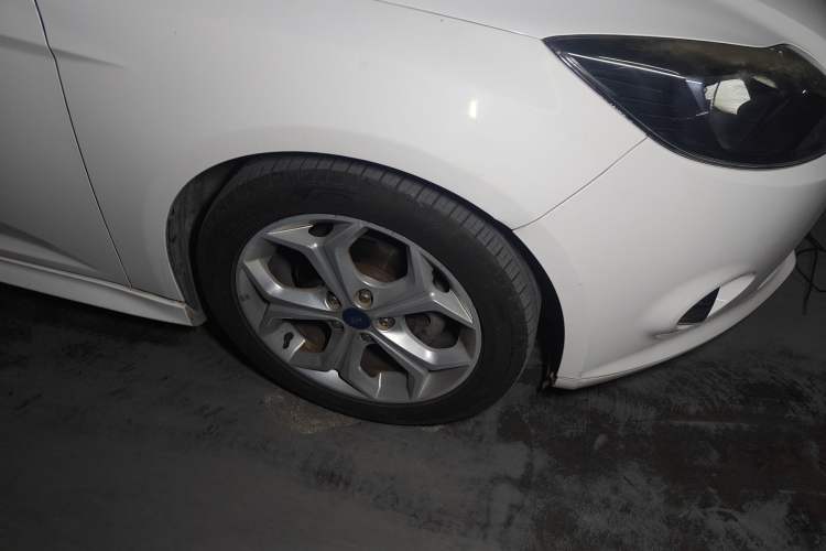 Used Ford Focus 2012 Hatchback 2.0L Automatic Luxury Sport Model Right Front Wheel Hub