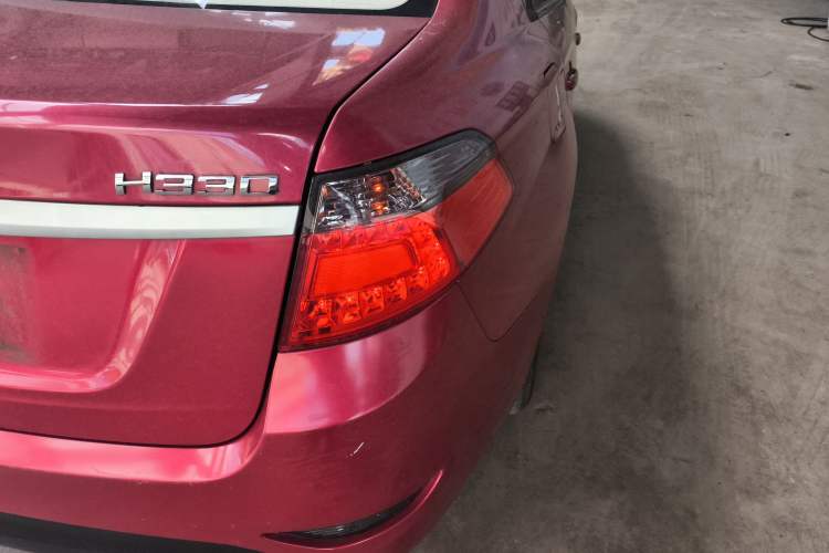 Used Brilliance H330 2013 1.5L Automatic Comfort Edition Right Rear Taillight
