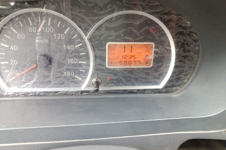 Used BAIC Weiwang 306 2014 1.2L Value Edition Van Comfort Type 5 Seats A12 China IV Emission Standard
