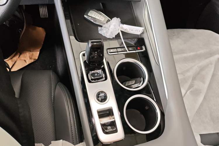 Used Geely Auto Emgrand X7 Sport 2026 Model 1.5TD Aspirational Gear Lever