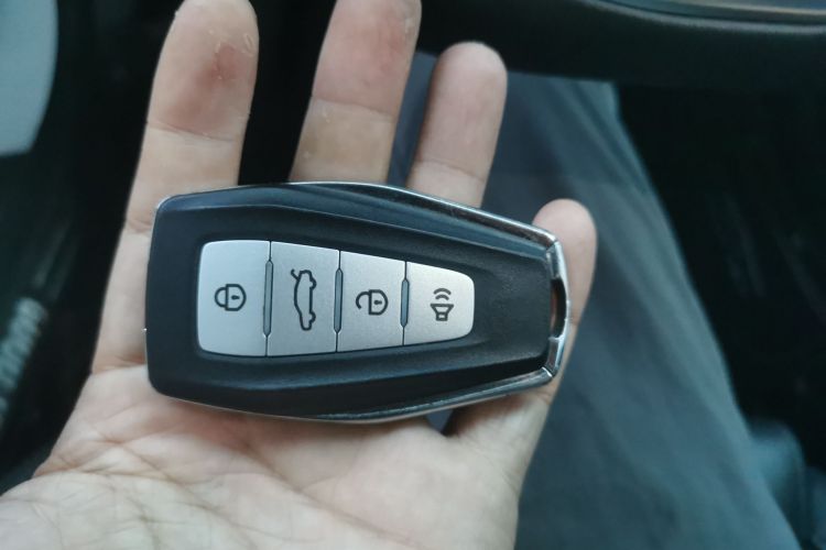 Used Nissan Kicks 2019 1.5L CVT Smart Connect Luxury Edition
