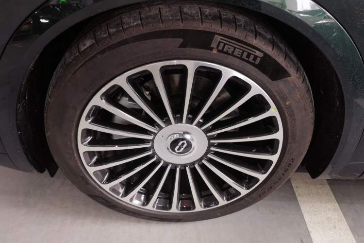 Used Hima AITO M8 2025 Extended-Range Ultra Version 53.4 kWh 6-Seater Edition
