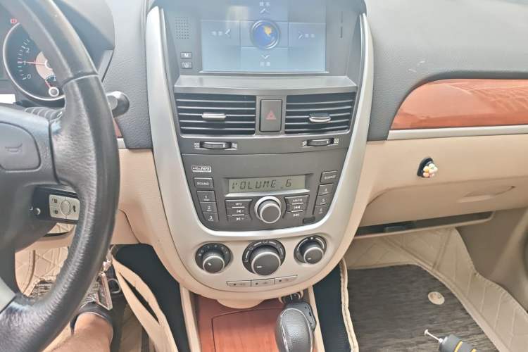 Used Buick Excelle 2013 1.5L Automatic Luxury Model Audio And AC Panel