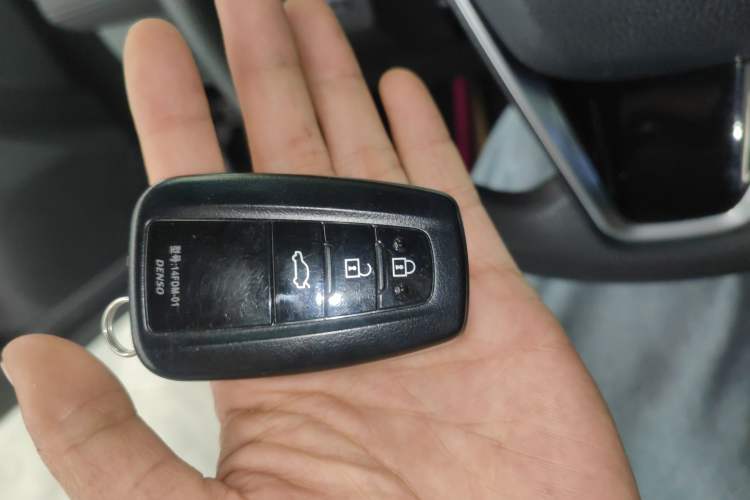 Used Toyota Avalon 2019 2.0L Ambition Edition China VI
