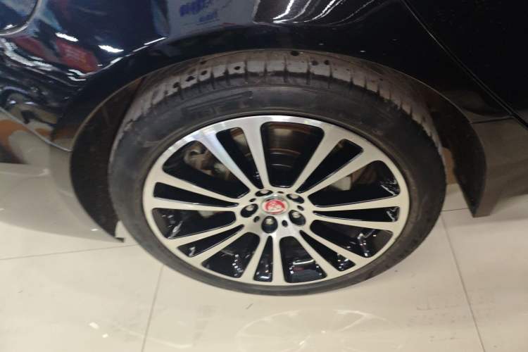 Used Jaguar XFL 2021 XFL 2.0T P250 Two-Wheel-Drive Luxury Deluxe Edition
