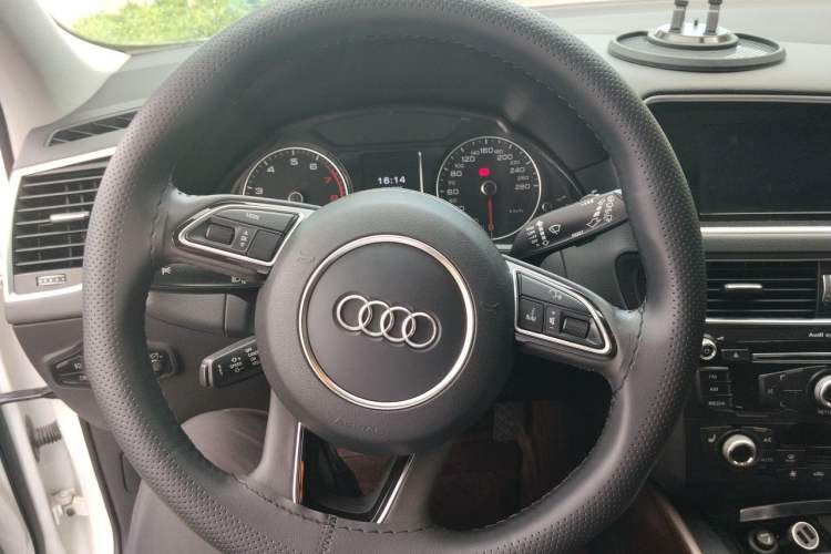 Used Audi Q5 2017 Plus 40 TFSI Technology Model